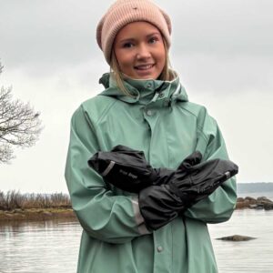 Lined mittens for active children and teenagers